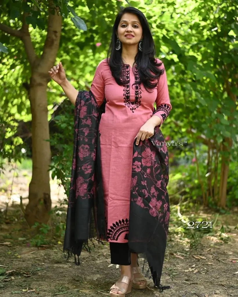 Beautiful Party Wear Pakistani Suit