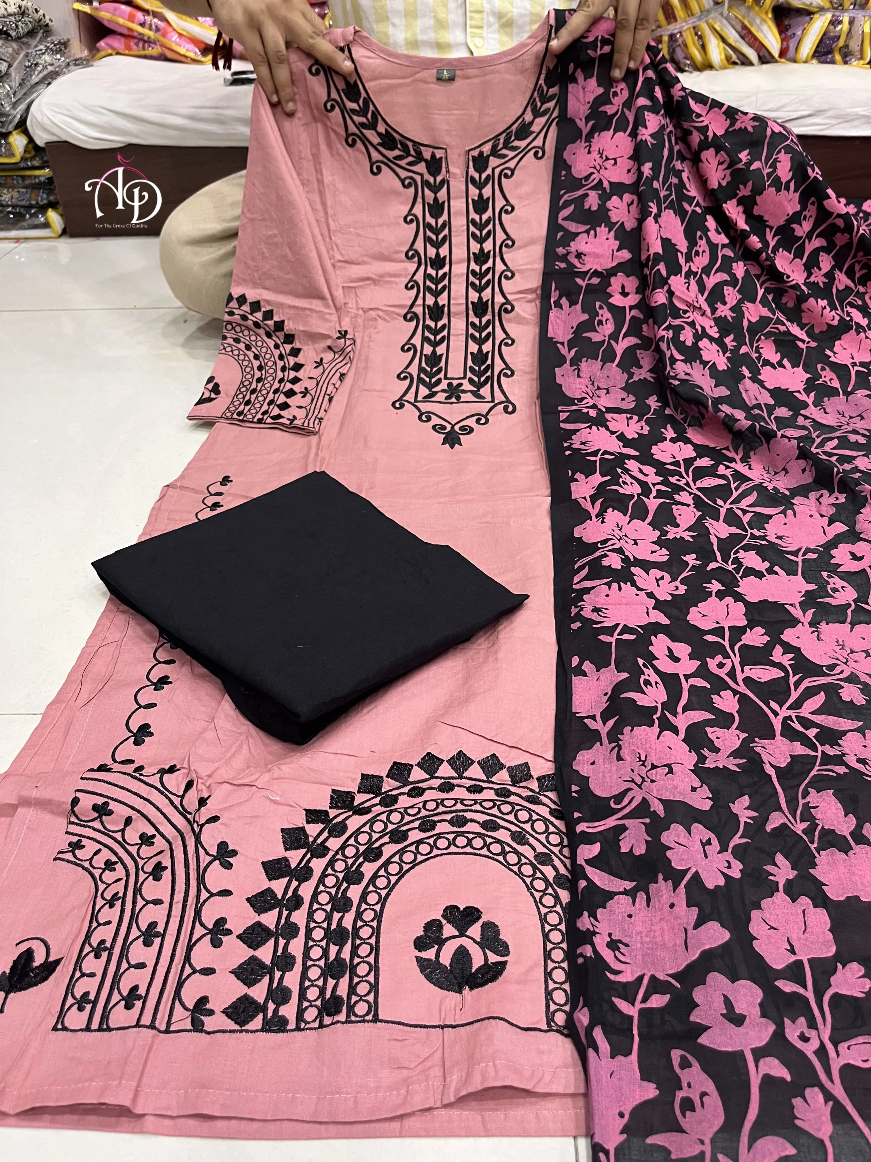 Beautiful Party Wear Pakistani Suit
