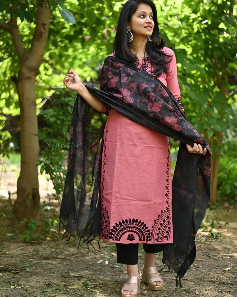 Beautiful Party Wear Pakistani Suit
