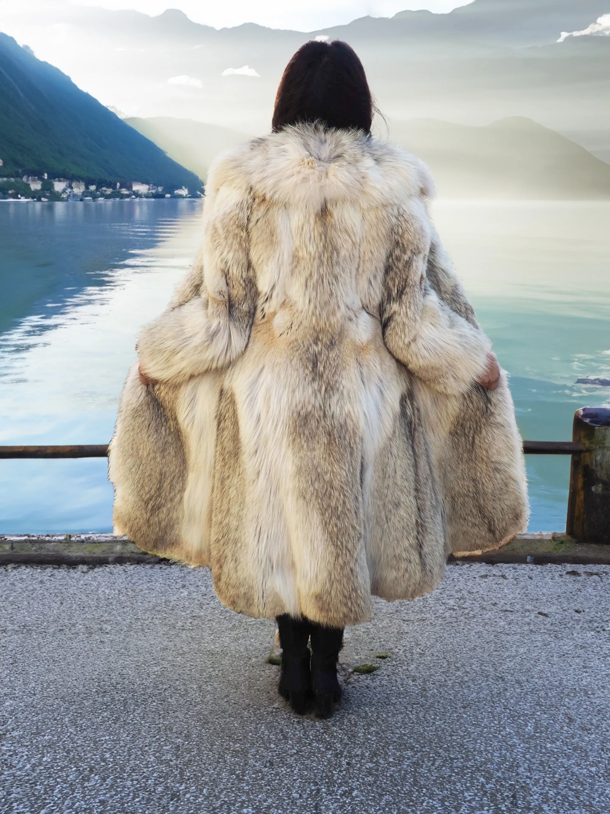 Large Plush Shawl Collar Coyote Fur Coat - Size Small