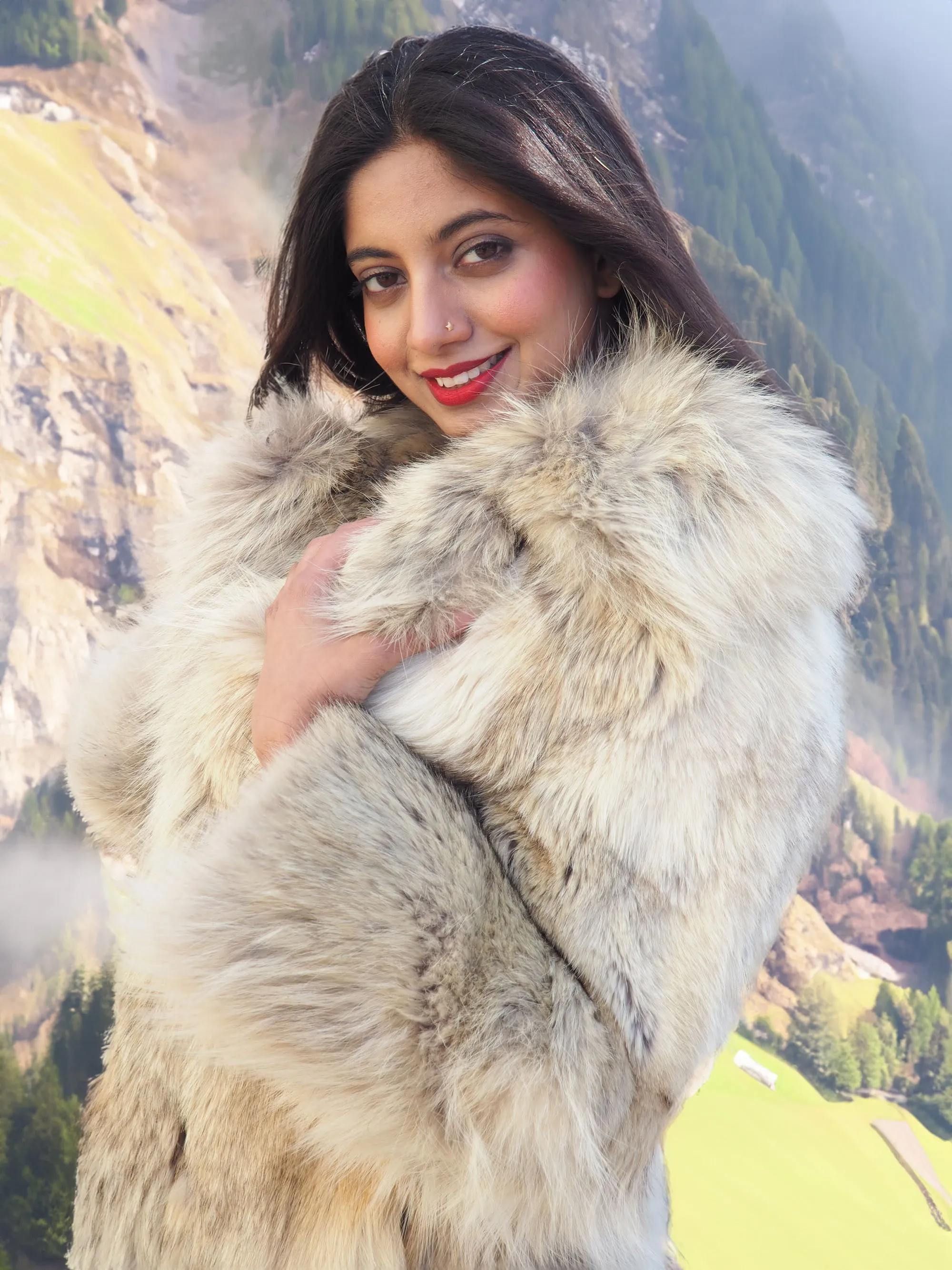 Large Plush Shawl Collar Coyote Fur Coat - Size Small