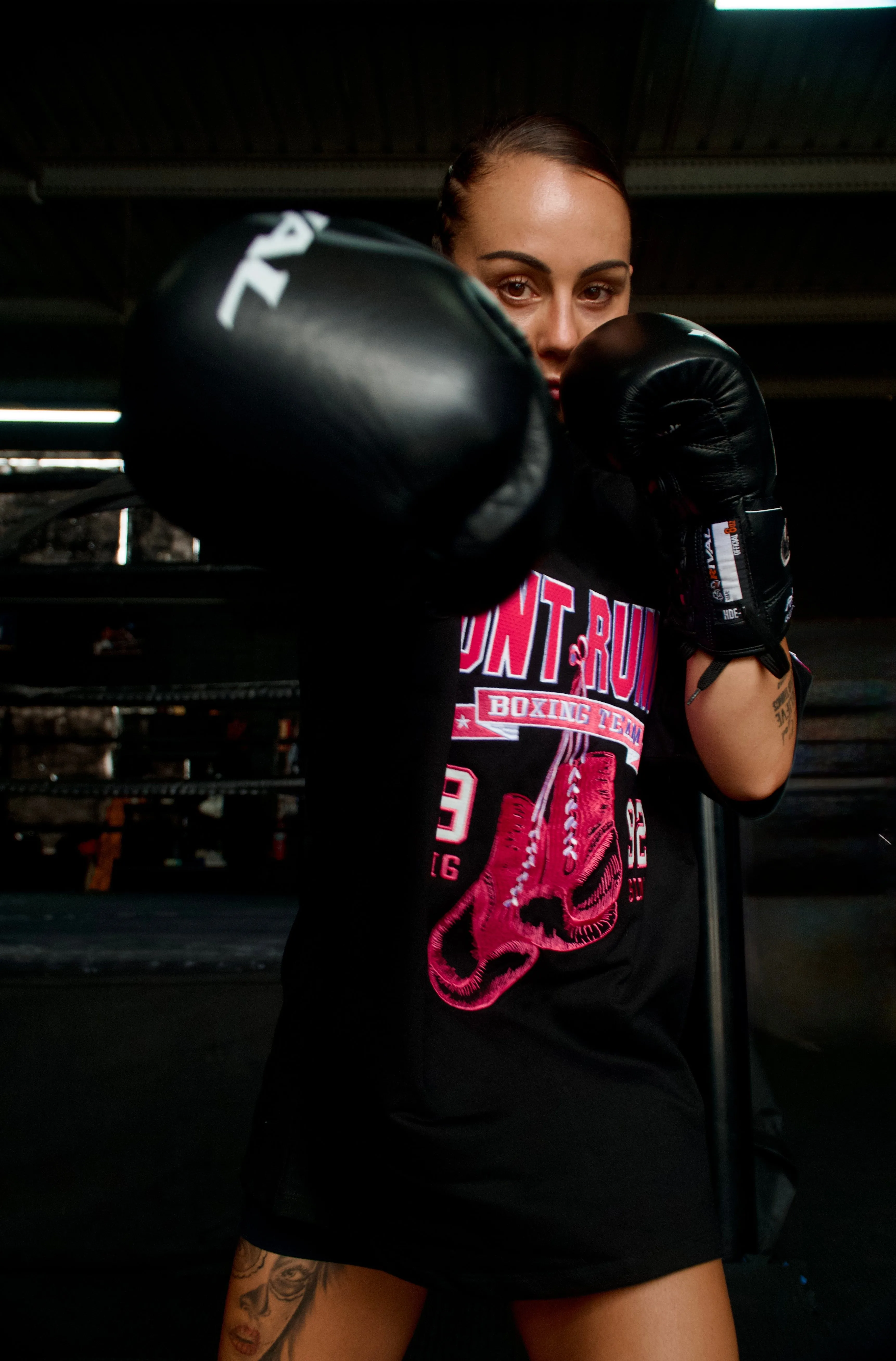 Final Round Tee - Fuschia Night