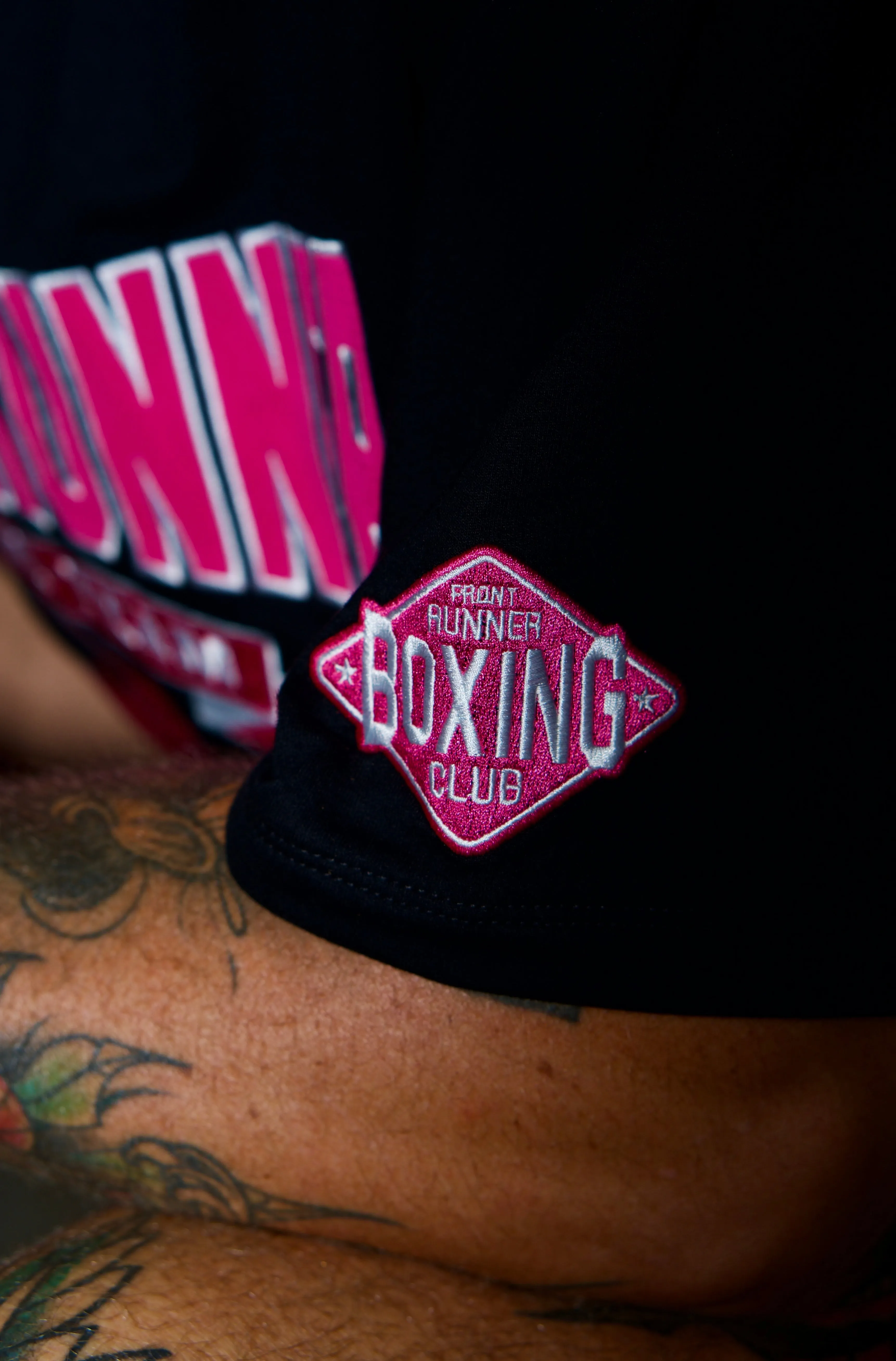Final Round Tee - Fuschia Night