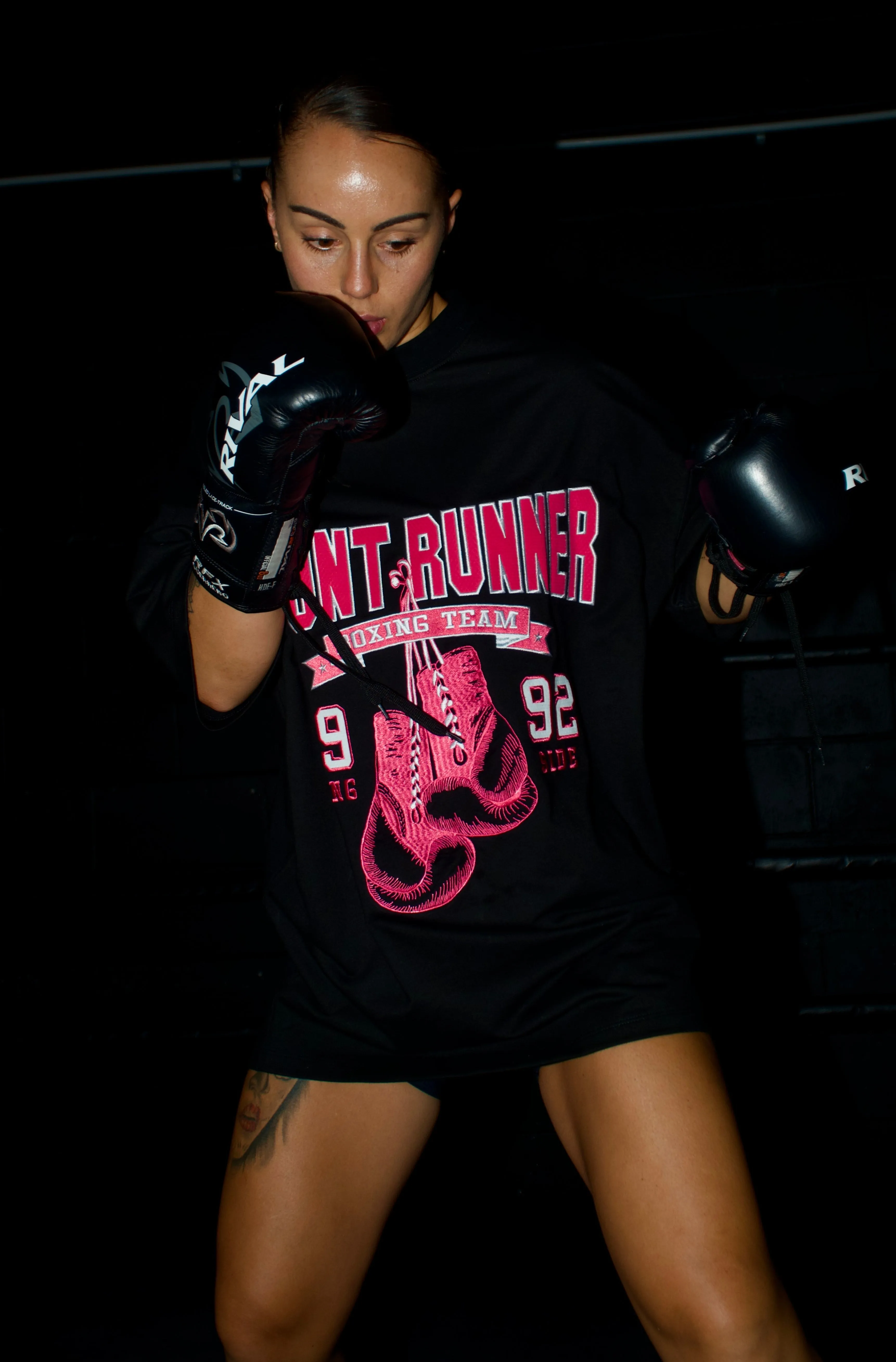 Final Round Tee - Fuschia Night
