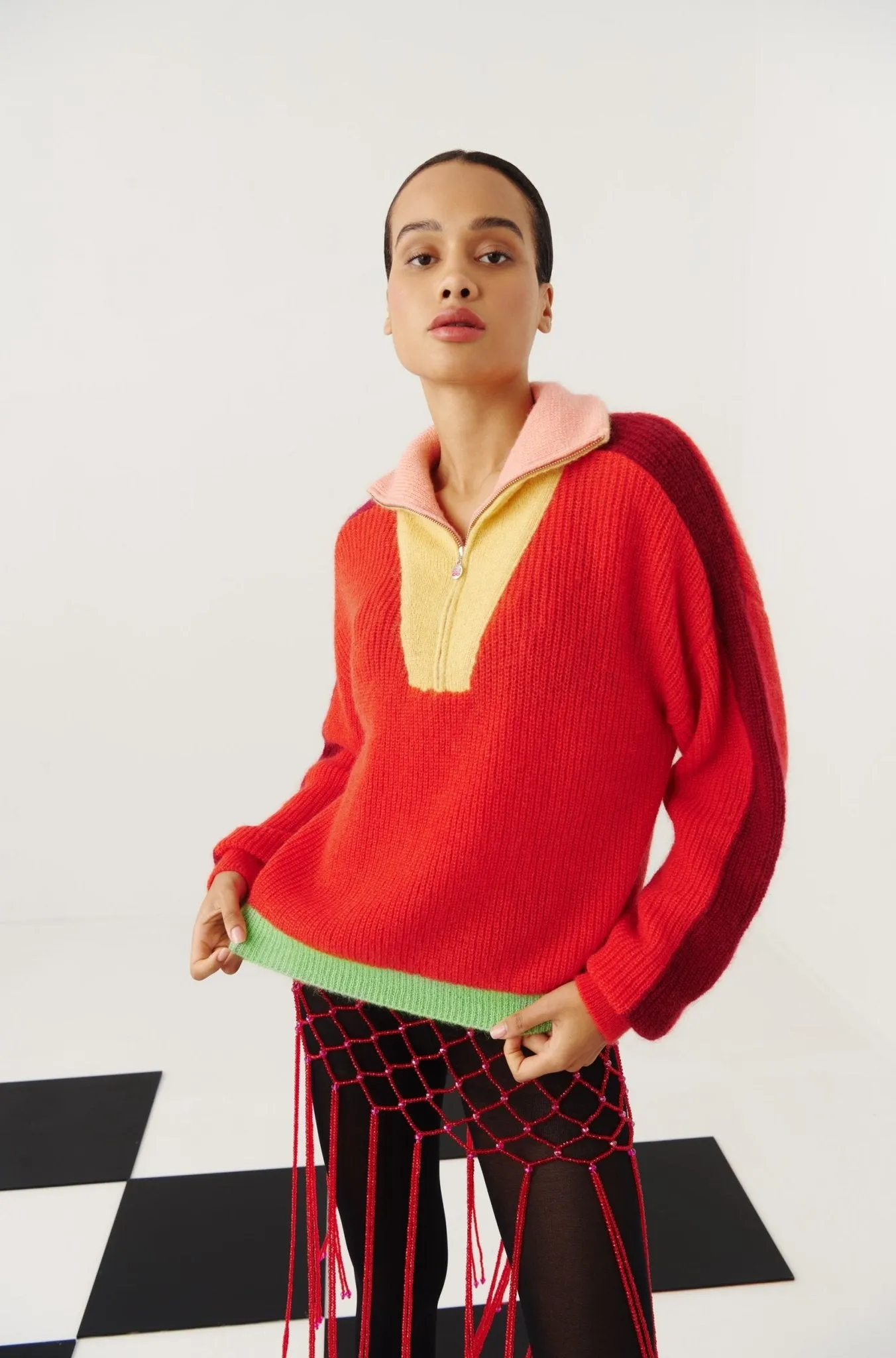 Peony sweater red