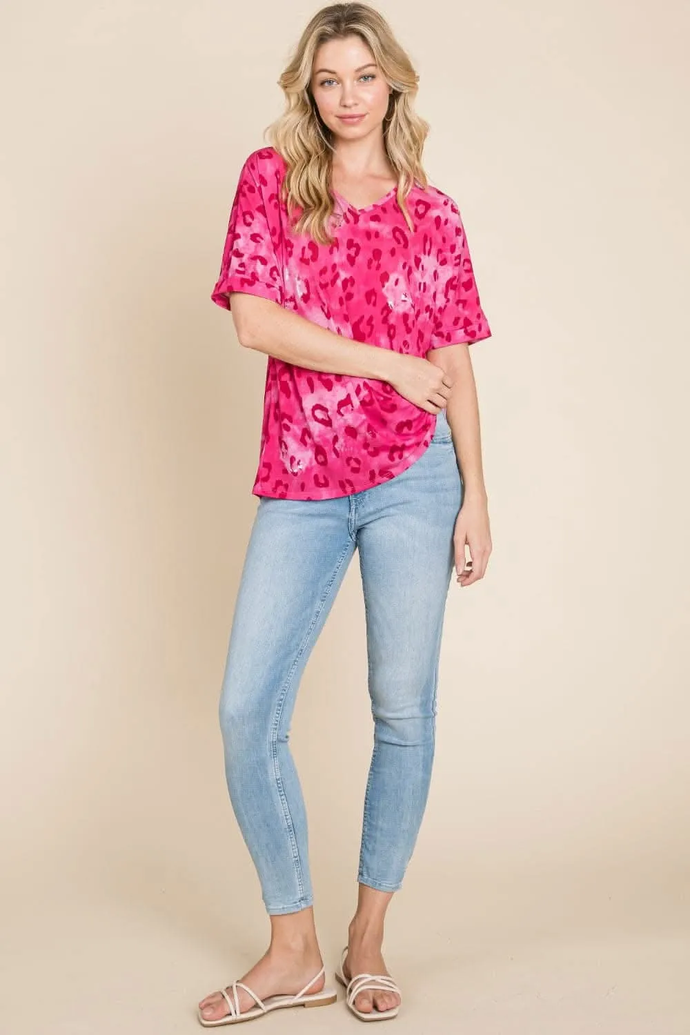 Trendy leopard v-neck tee by bombom